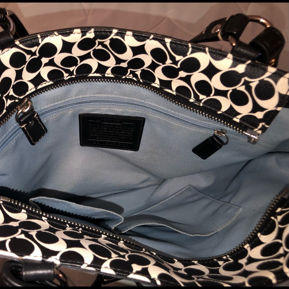 Coach bag. - Picture 11 of 11